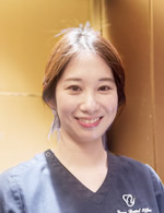 歯科医師:藤原亜希