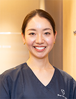歯科医師:西山 早紀
